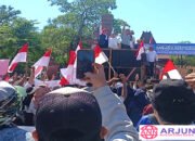 Saat Orasi Ketua DPRD Kepalkan Tangan Kawal Program MBG