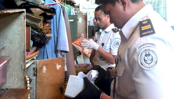 Perkuat Keamanan, Lapas Sidoarjo Gelar Razia Rutin Blok Hunian