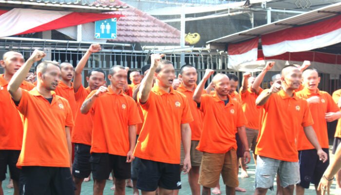 Rutinitas WBP Lapas Kelas IIA Sidoarjo Mengikuti Senam Pagi