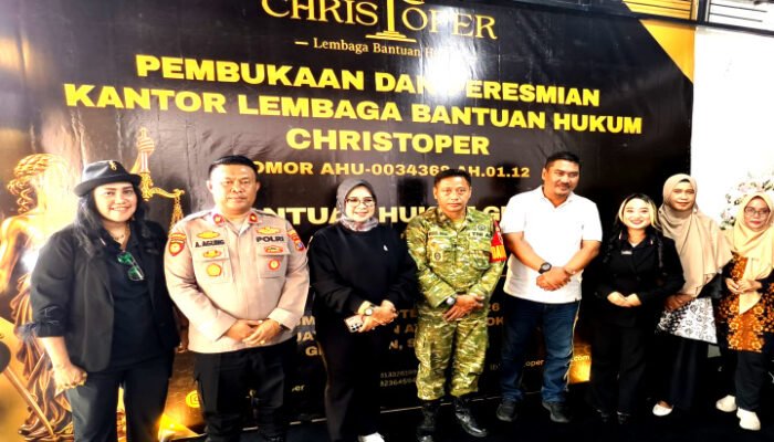 Astri j Monita Hadiri Peresmian Kantor Baru LBH Christoper