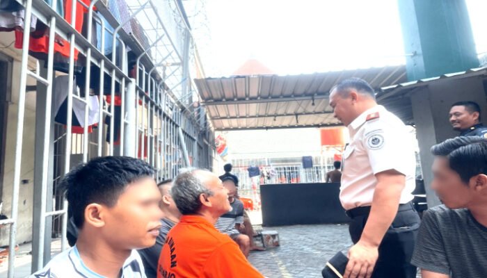 Kalapas Sidoarjo Blusukan Mendengar, Menyapa ke Blok Hunian